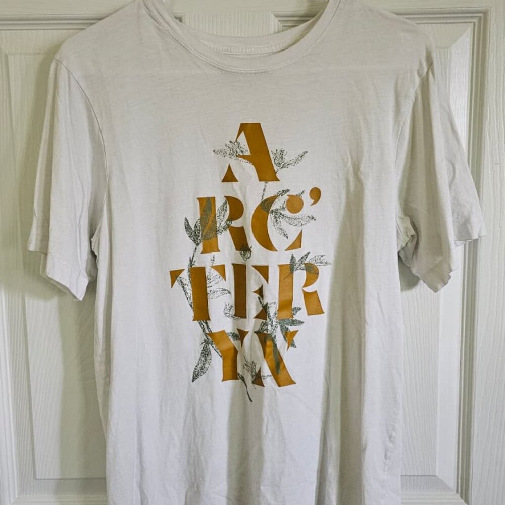 ArcTeryx White T-Shirt, Size S